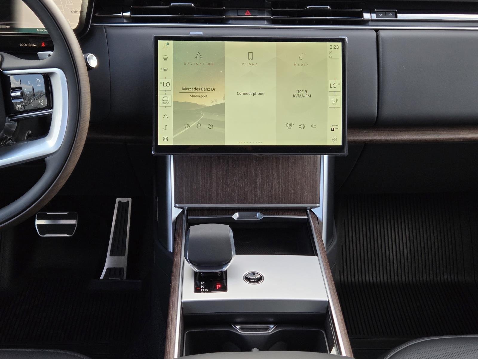 New 2026 Santorini Black Land Rover SE image 23