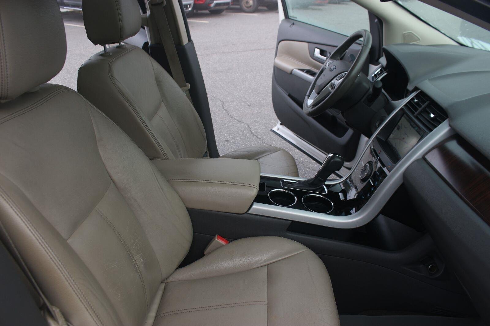 Used 2014 White Ford Limited image 35