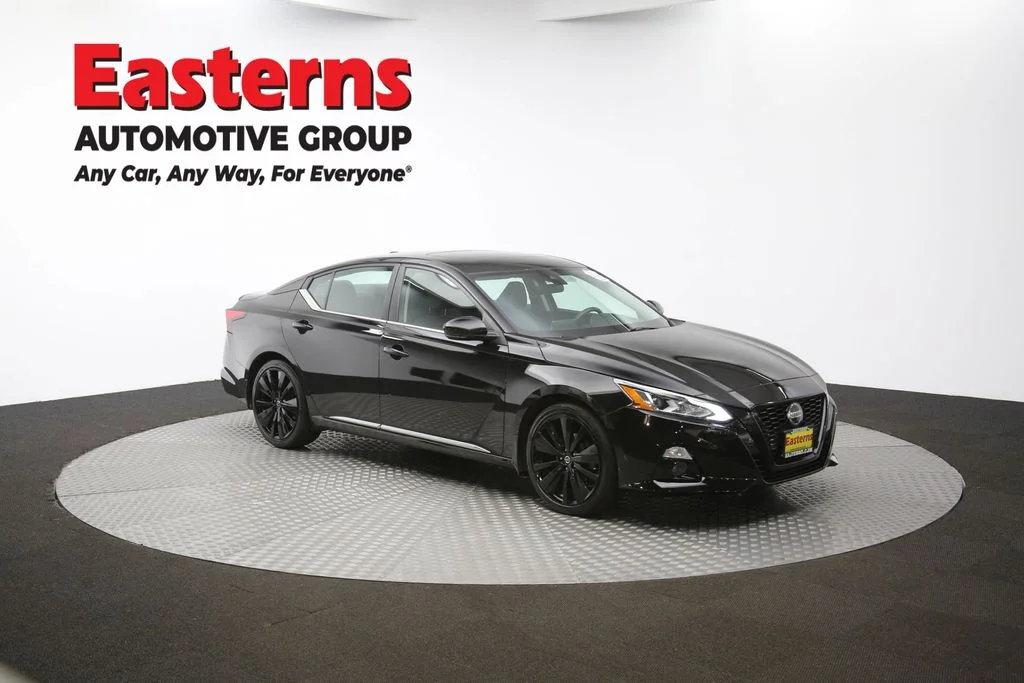 Used 2022 Black Nissan 2.5 SR image 46