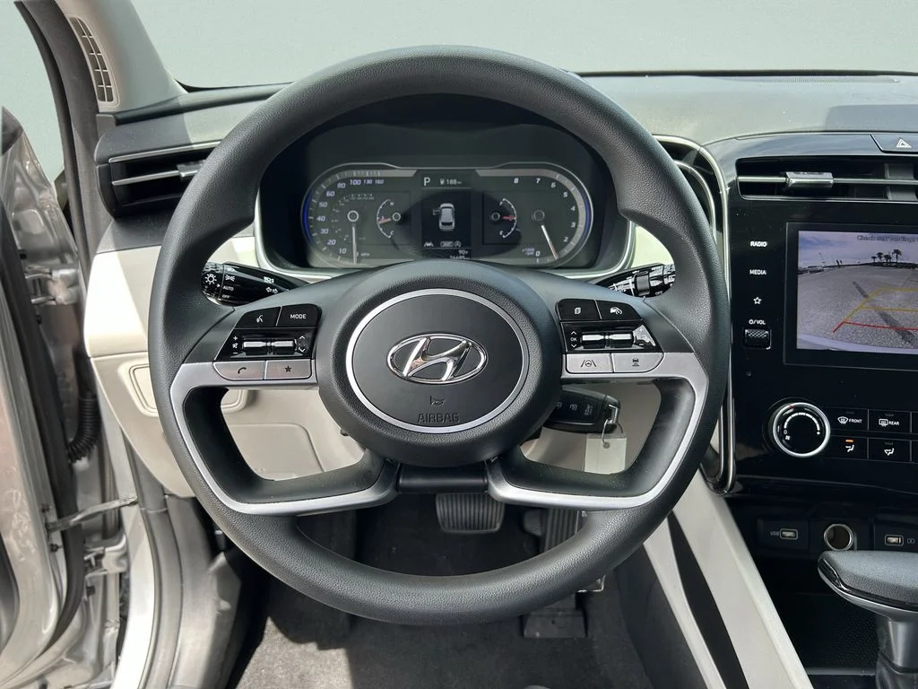 Used 2024 Silver Hyundai SE image 31