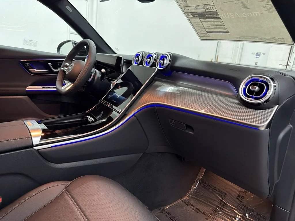 New 2027 Black Mercedes-Benz GLC 300 image 29