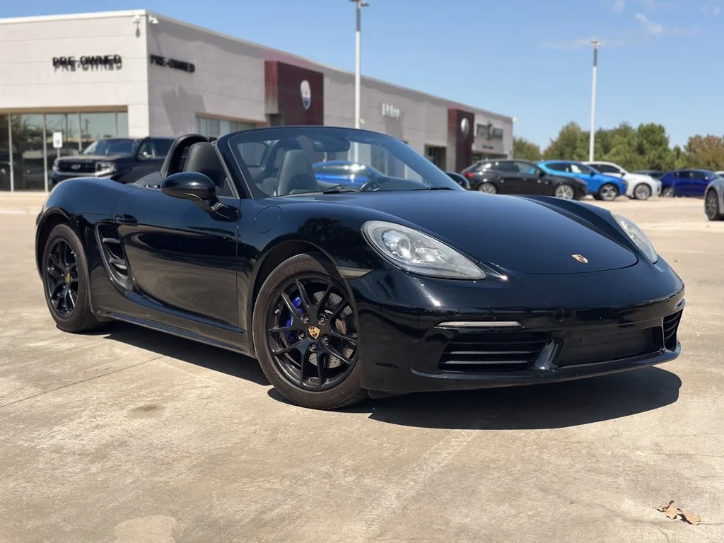Used 2017  Porsche Base image 1