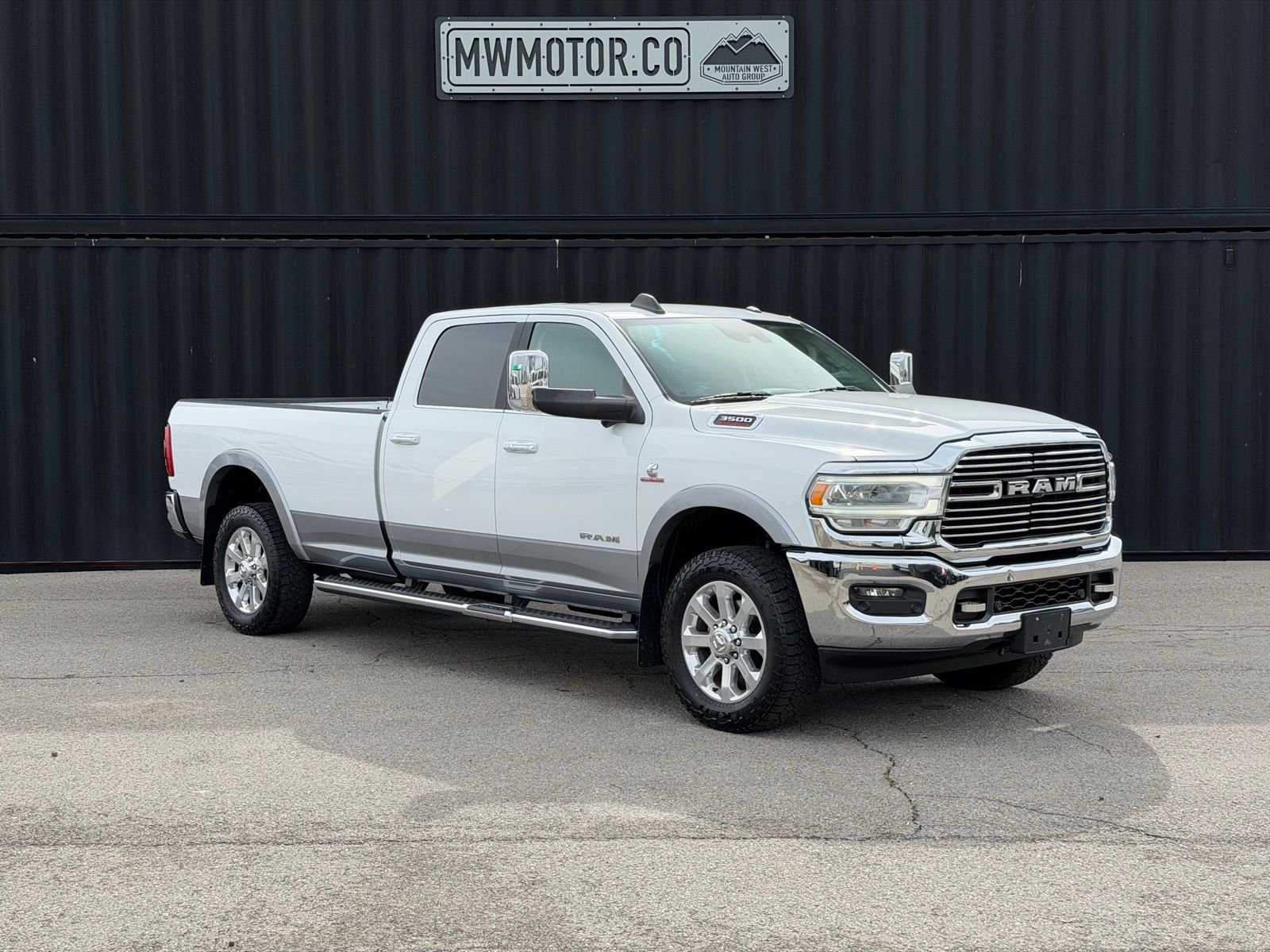 2019 RAM 3500 Laramie 4X4 Crew Cab LWB's photo