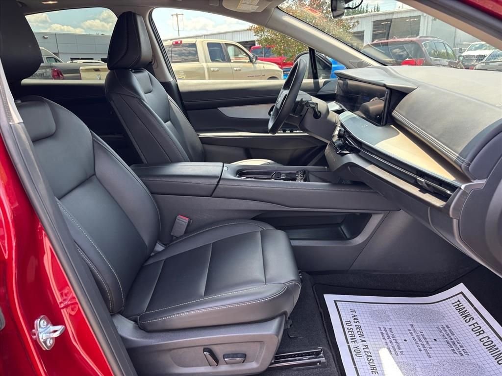 Used 2025 Red Nissan SL image 14