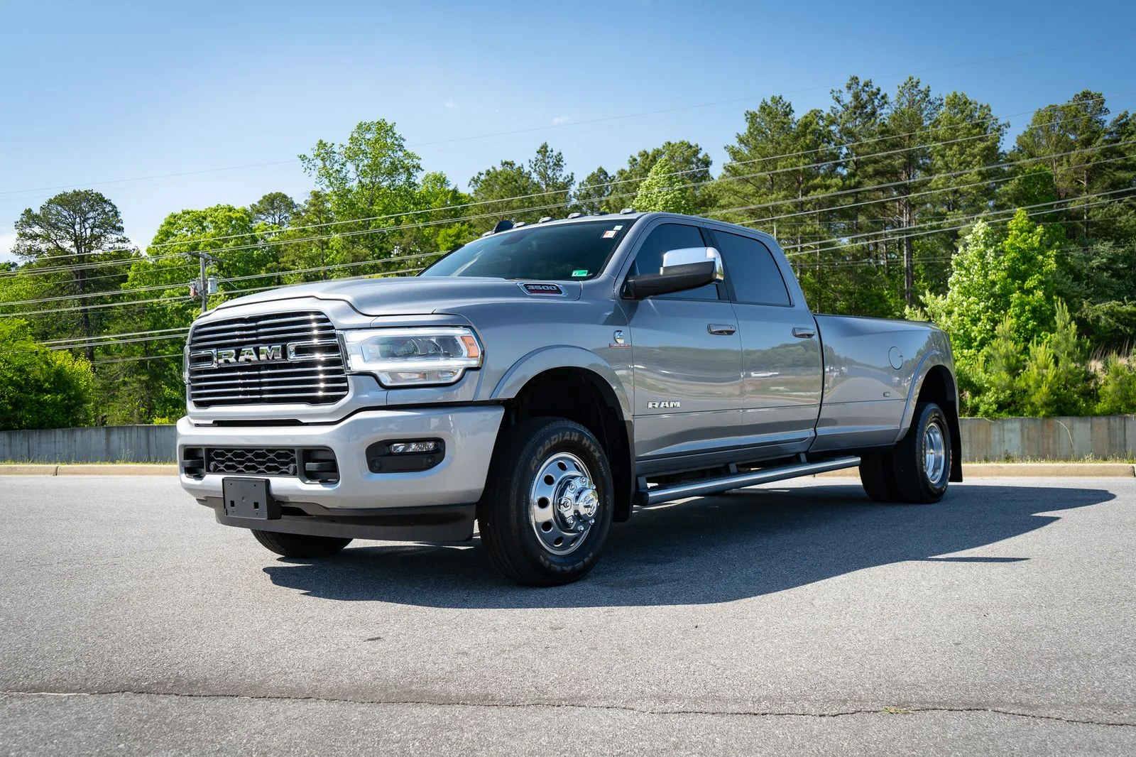 Used 2022 Silver Ram Laramie image 3