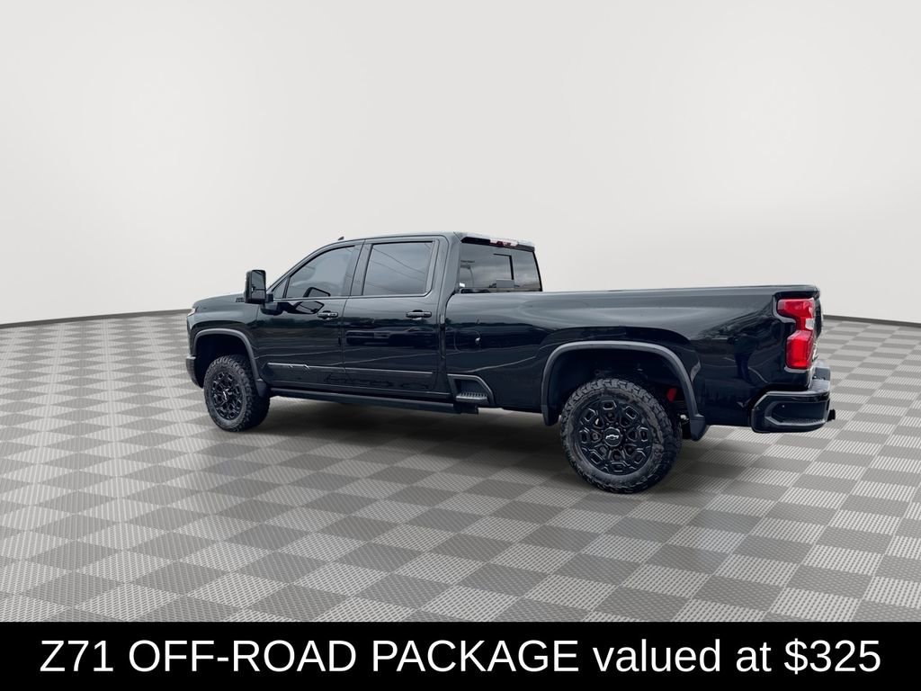 Used 2024 Black Chevrolet High Country image 9
