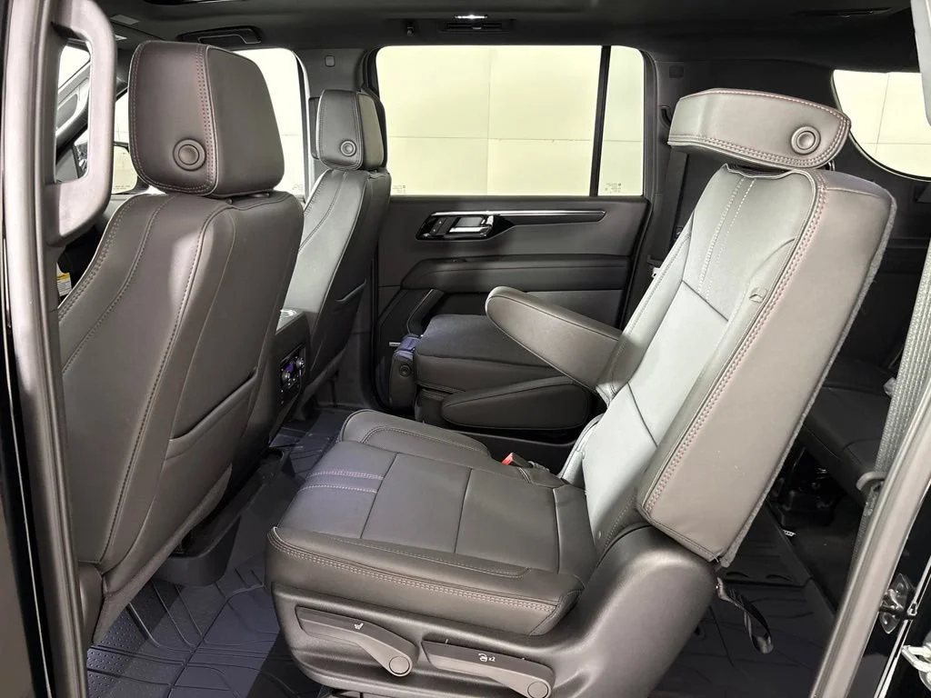 2026 Chevrolet Suburban RST - Photo 32