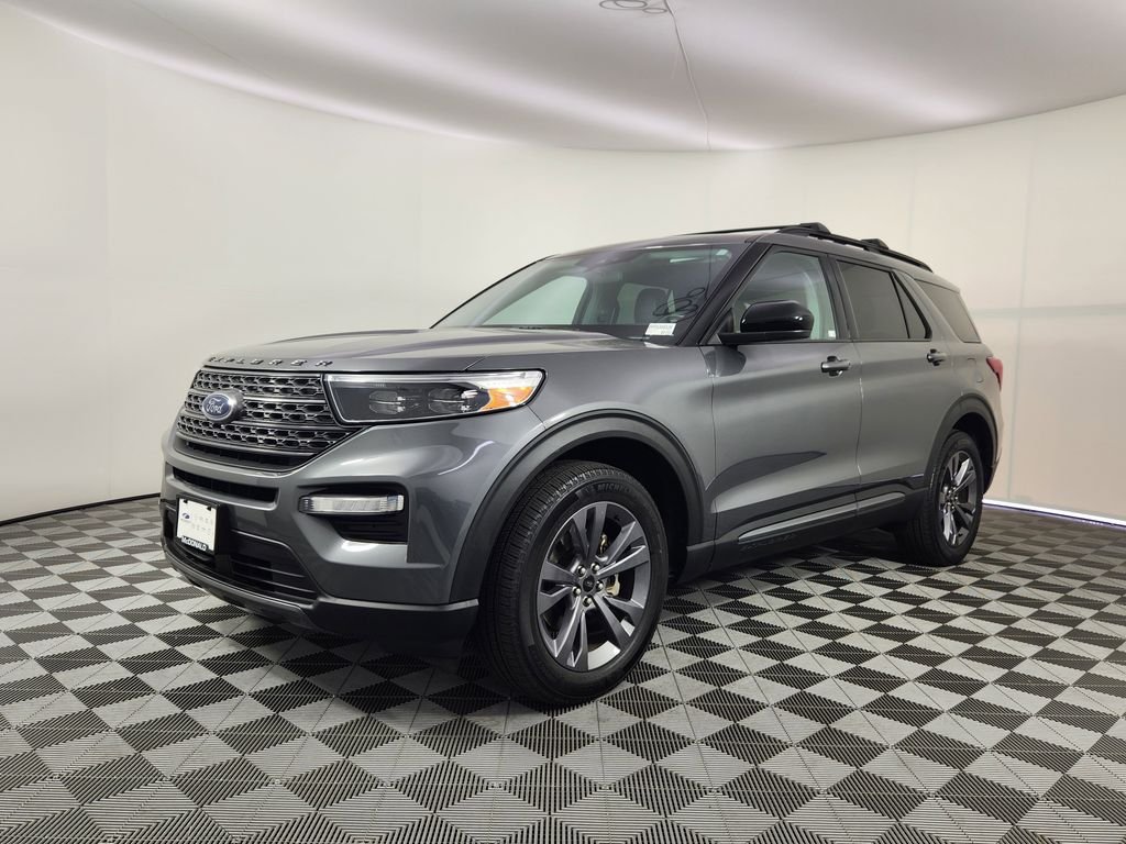 2023 Ford Explorer XLT 4WD's photo