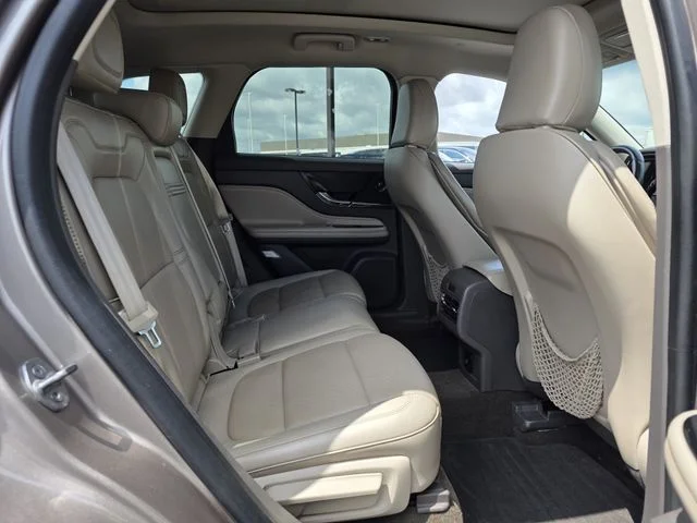 Used 2021 Mocha Lincoln Reserve image 28