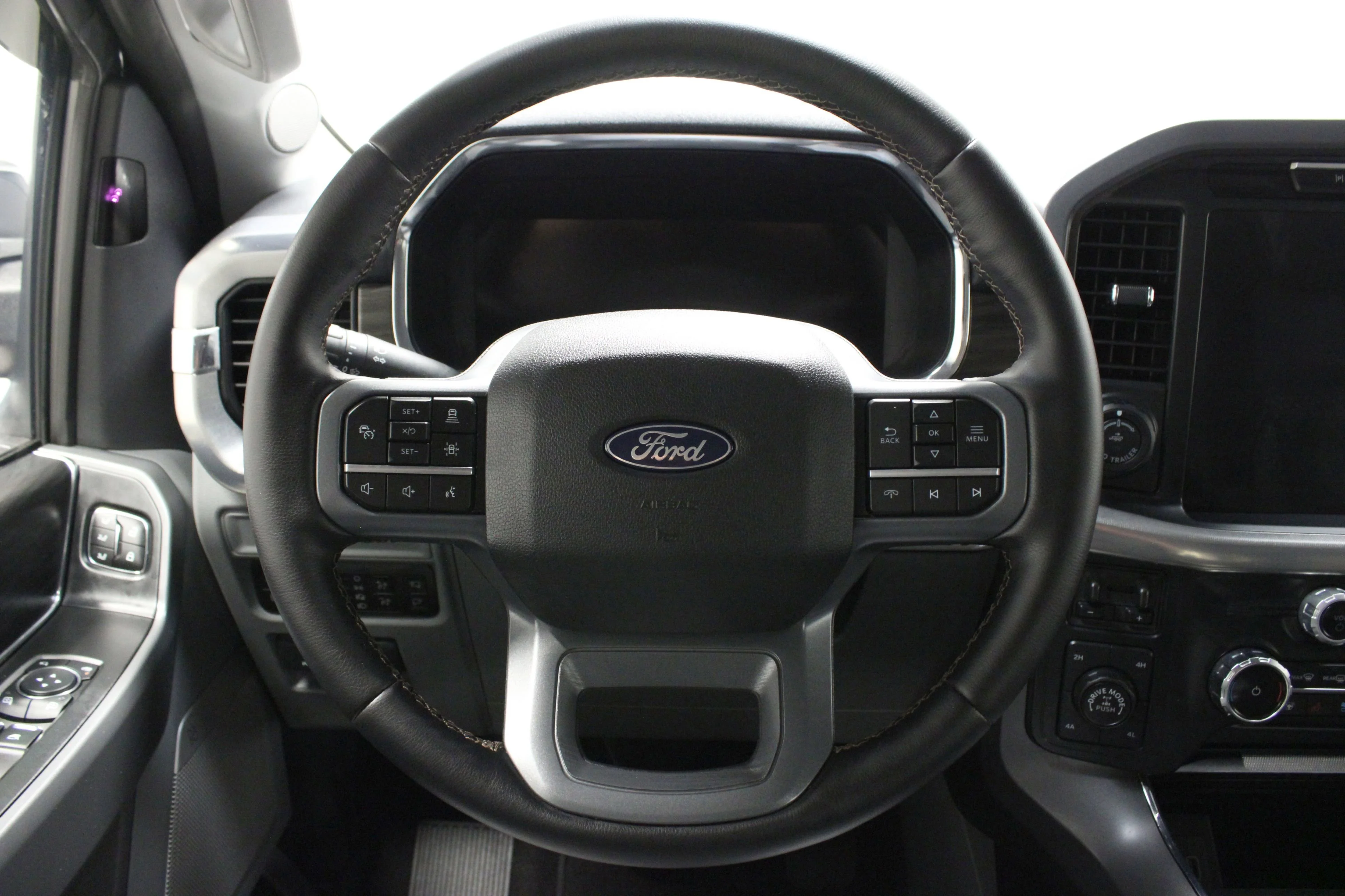 Used 2025 Antimatter Blue Metallic Ford LARIAT image 23