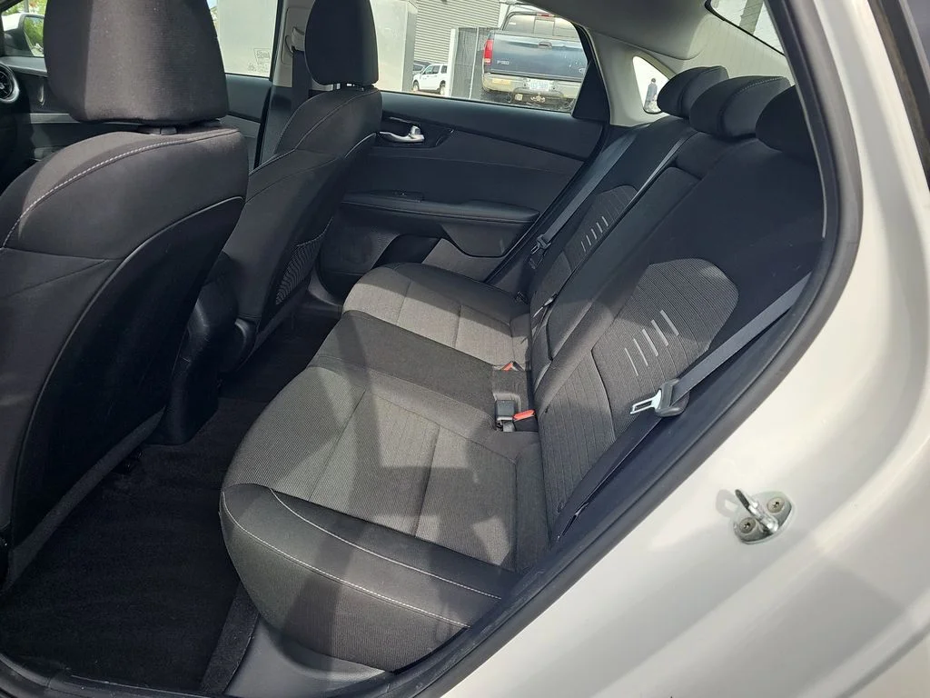 Used 2019 White Kia S image 13