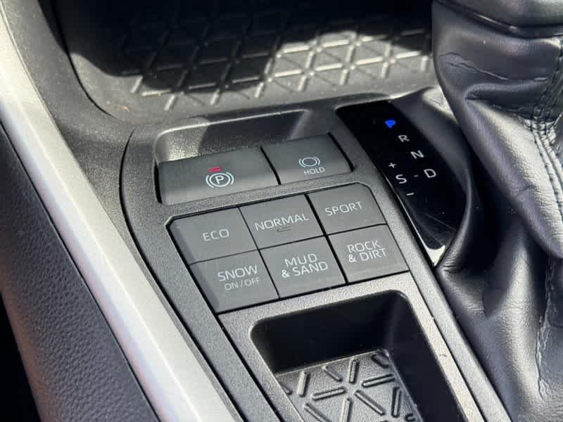 Used 2025 Midnight Black Metallic Toyota XLE image 20