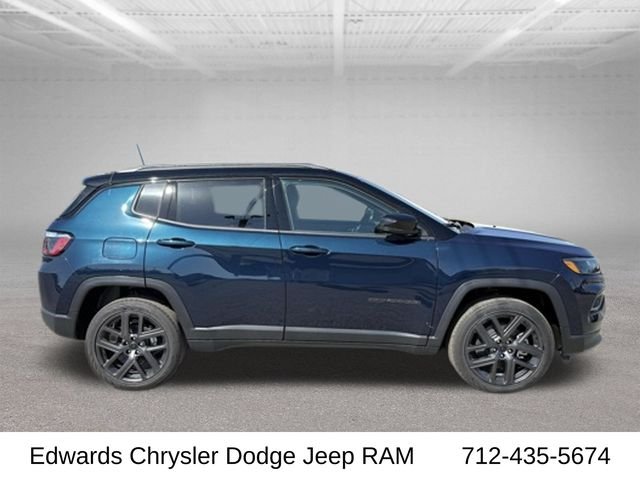 New 2026 Fathom Blue Pearl-Coat Exterior Paint Jeep Limited image 11