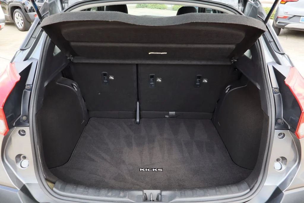 Used 2018 Gray Nissan SV image 24