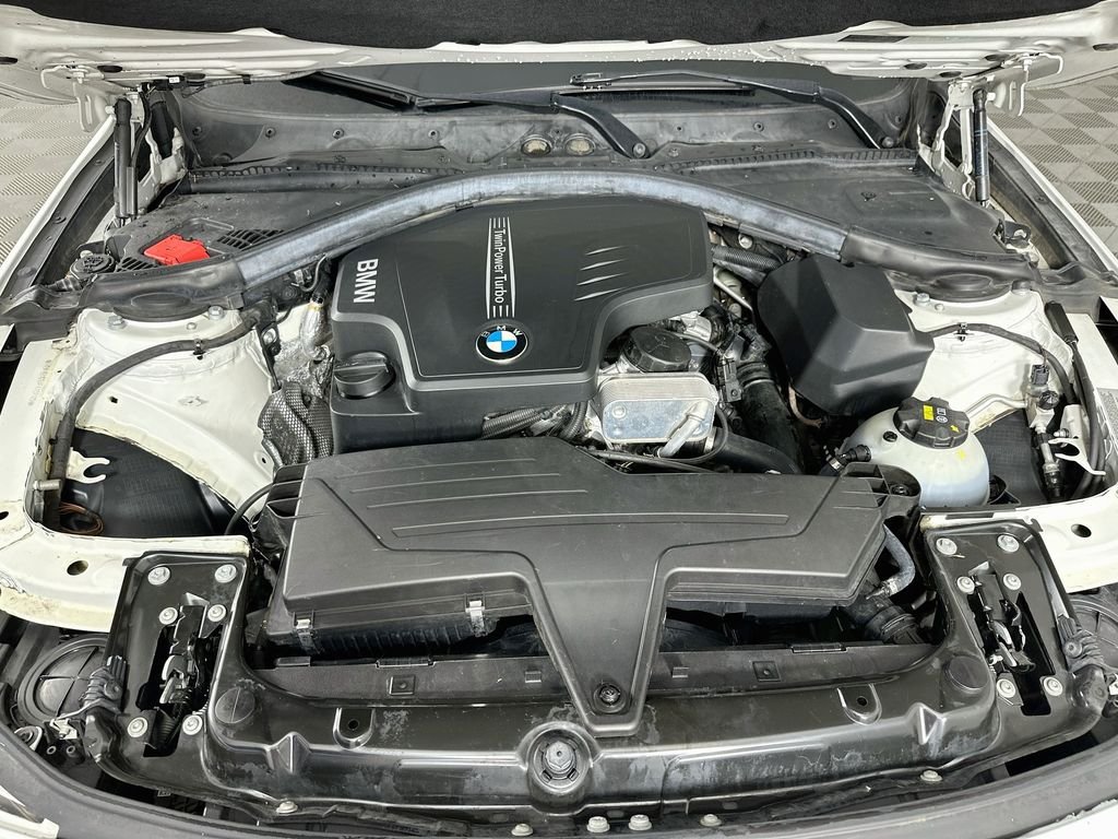 Used 2015 Alpine White BMW 320i image 28