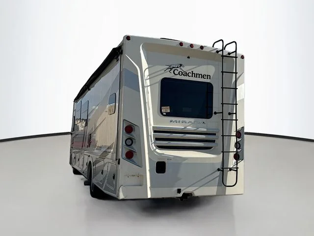 Used 2022 White Ford Chassis image 6