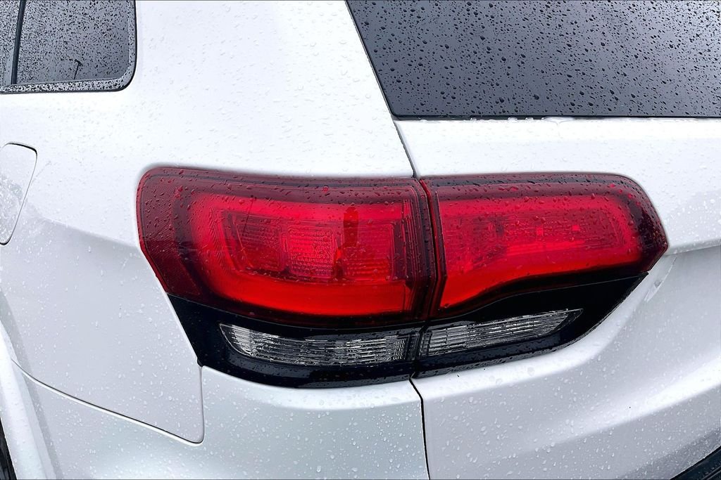 Used 2019 Bright White Clearcoat Jeep Altitude image 20