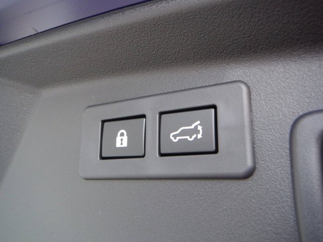 New 2026 CRYSTAL WHITE PEARL Subaru Premium image 38