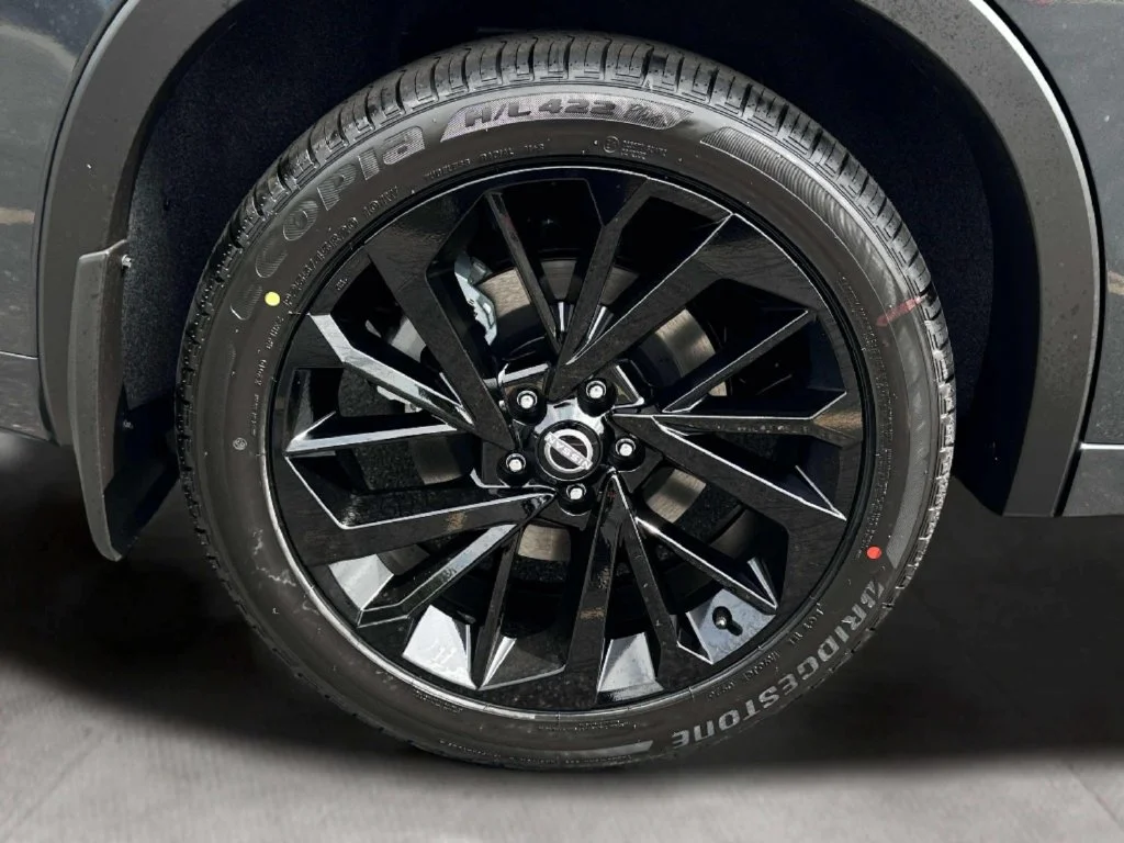 New 2026 Moonrock Gray Nissan Platinum image 10