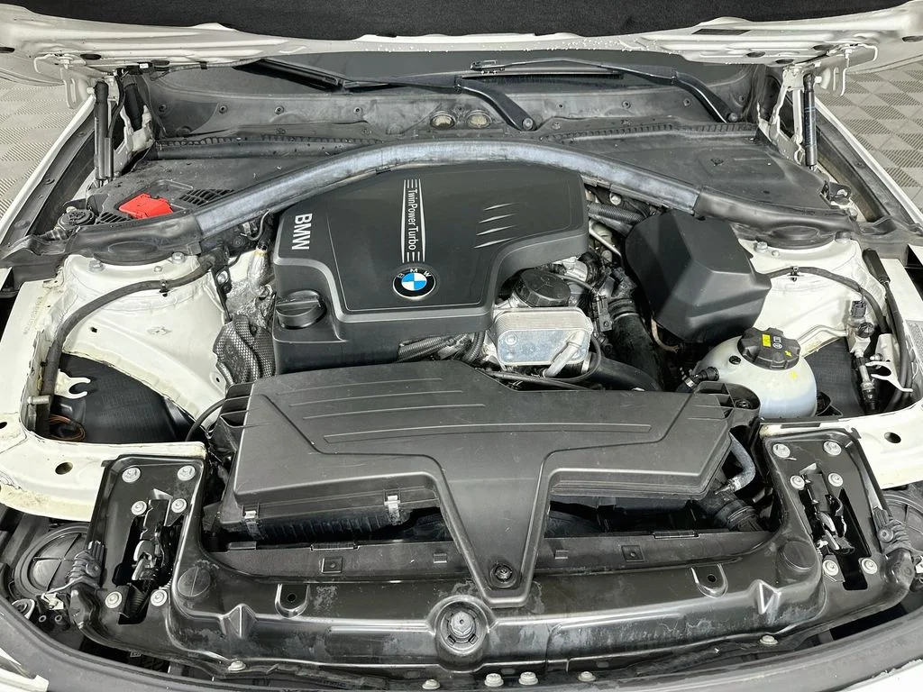 Used 2015 Alpine White BMW 320i image 28