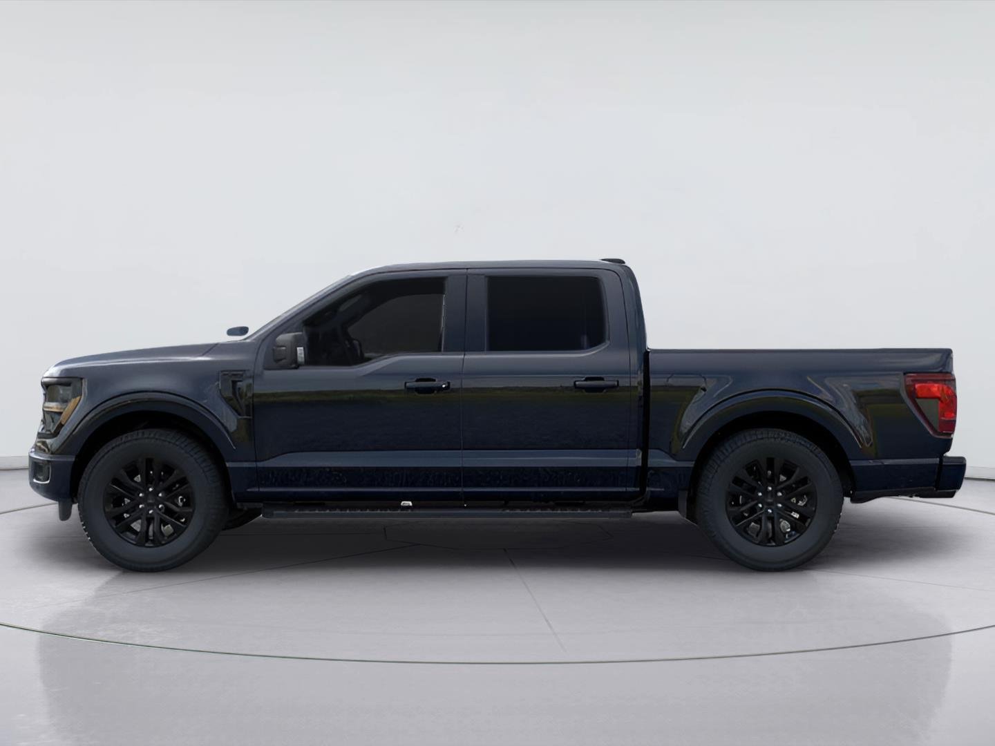 New 2026 Agate Black Metallic Ford XLT image 3