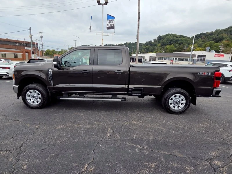 Used 2024 Brown Ford XLT image 4