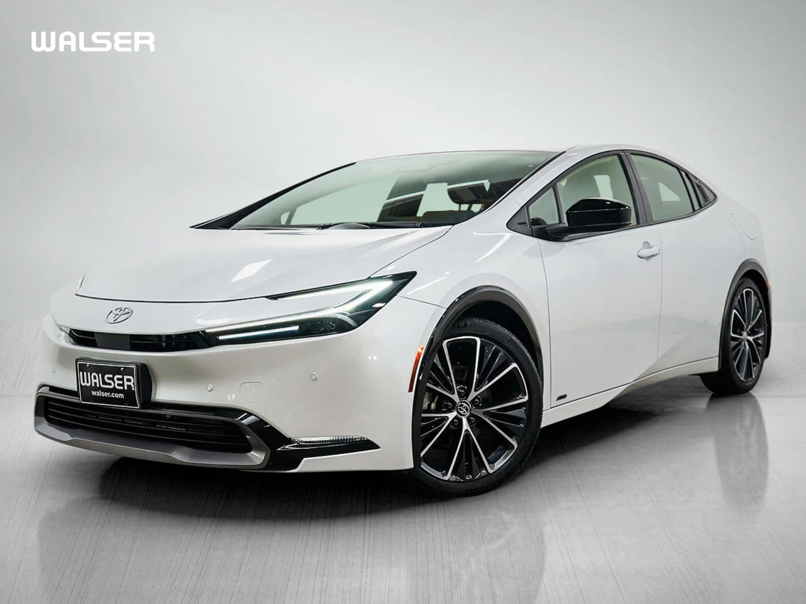 2024 Toyota Prius XLE AWD's photo