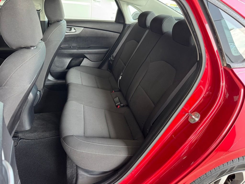 Used 2020 Red Kia LXS image 18