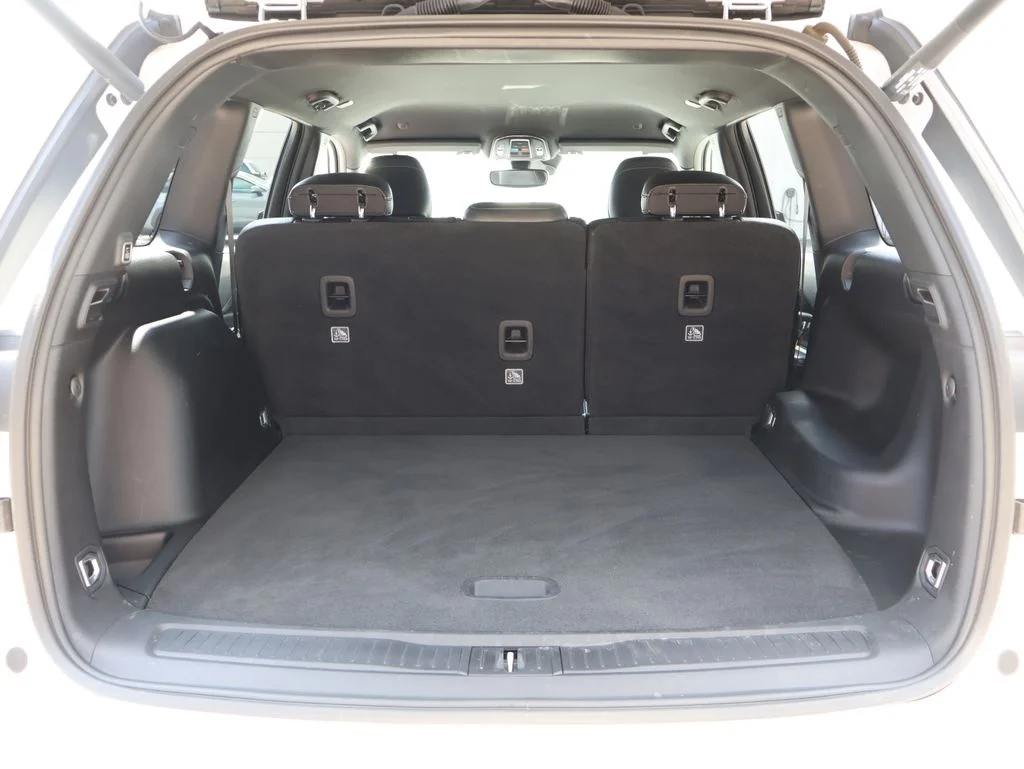 Used 2024 White Jeep Altitude image 13