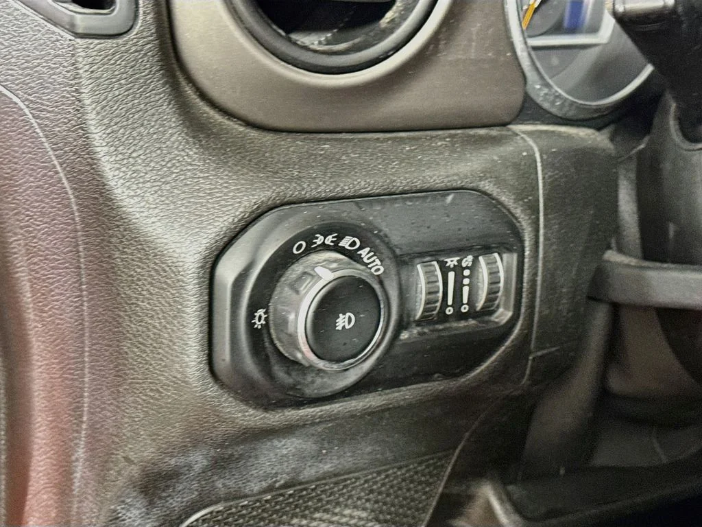 Used 2018 Orange Jeep Unlimited Sport S image 10