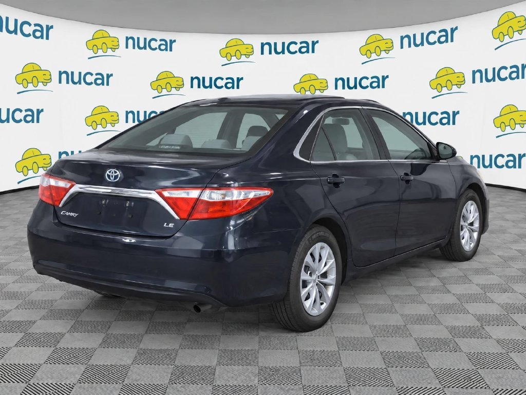 Used 2015 Gray Toyota LE image 4