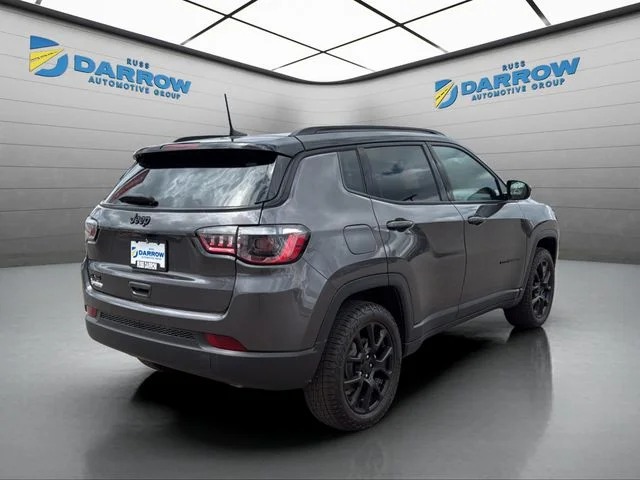 Used 2023 Gray Jeep Latitude image 5