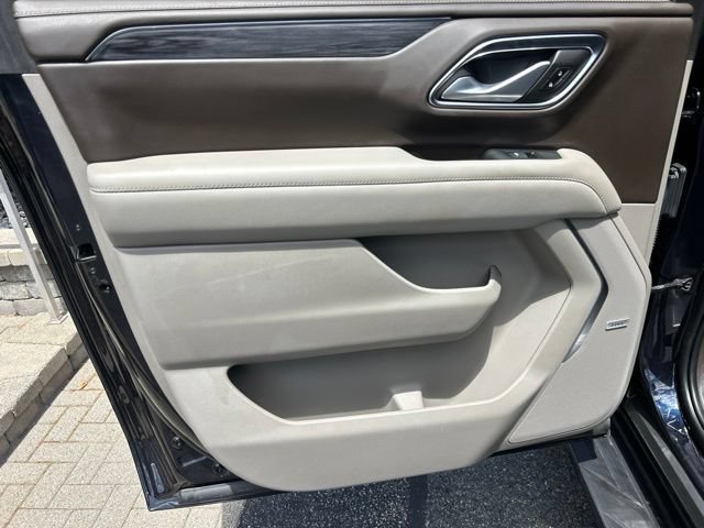 Used 2022 Midnight Blue Metallic GMC SLT image 12