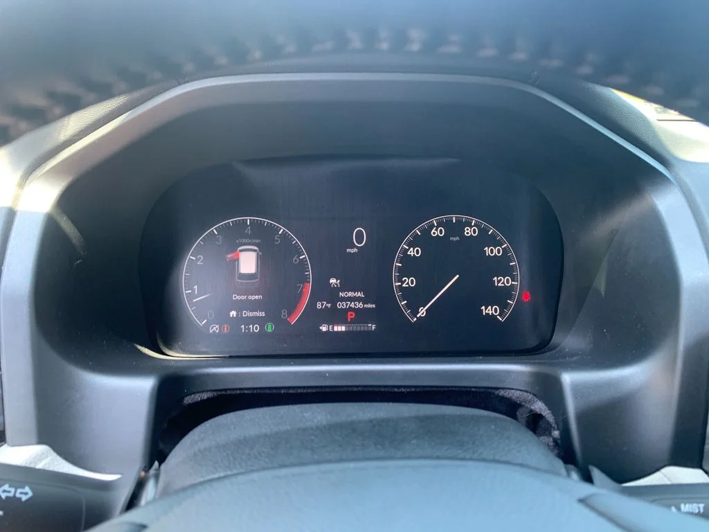 Used 2025 Silver Honda Elite image 28