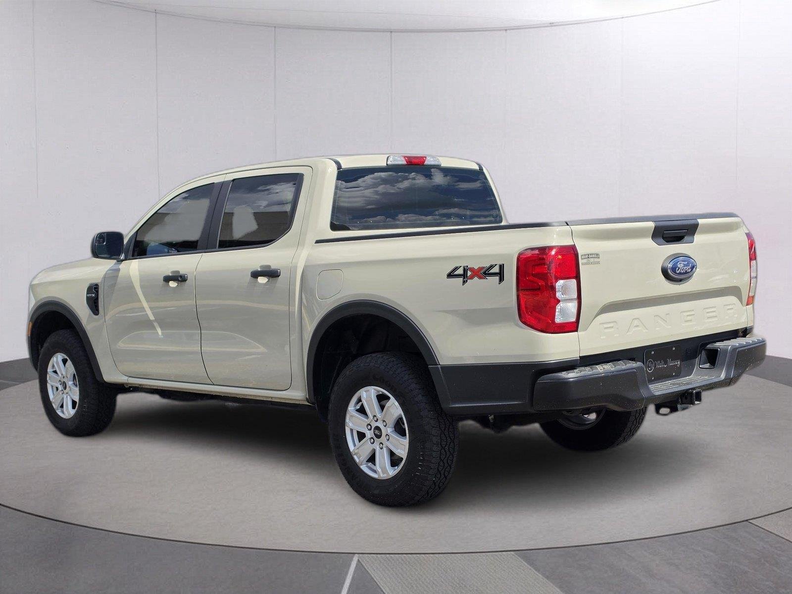 Used 2025 Desert Sand Ford XL image 3