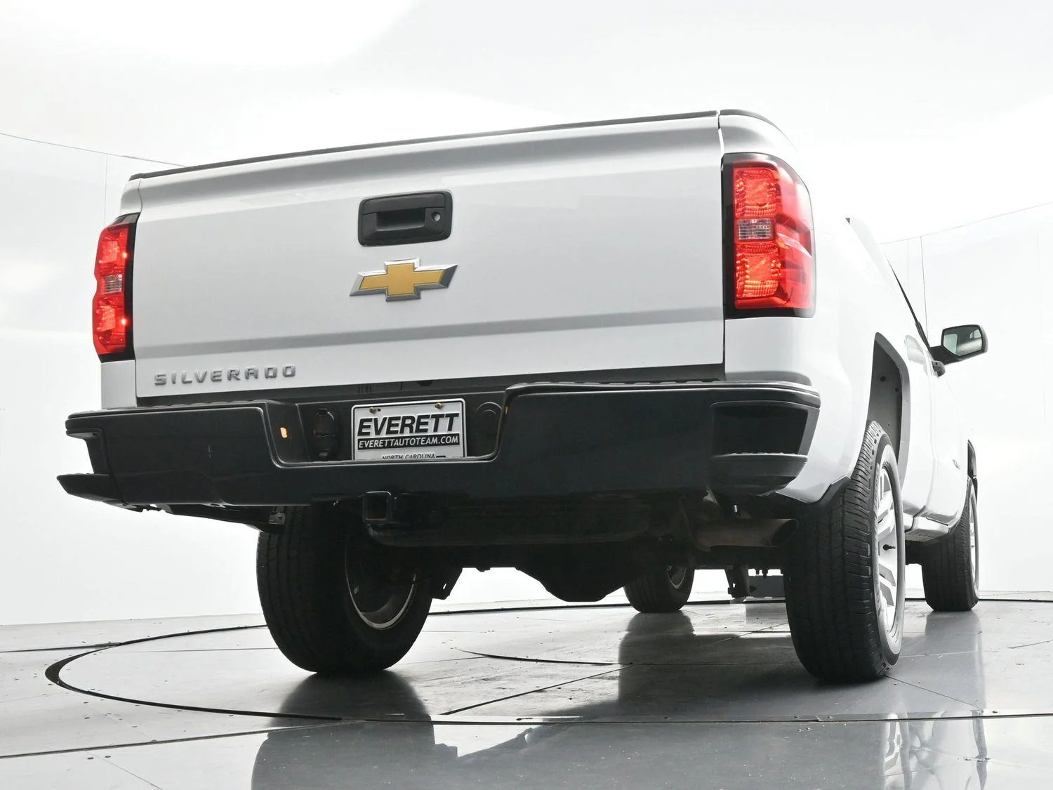 Used 2018 SUMMIT WHITE Chevrolet Work Truck image 41