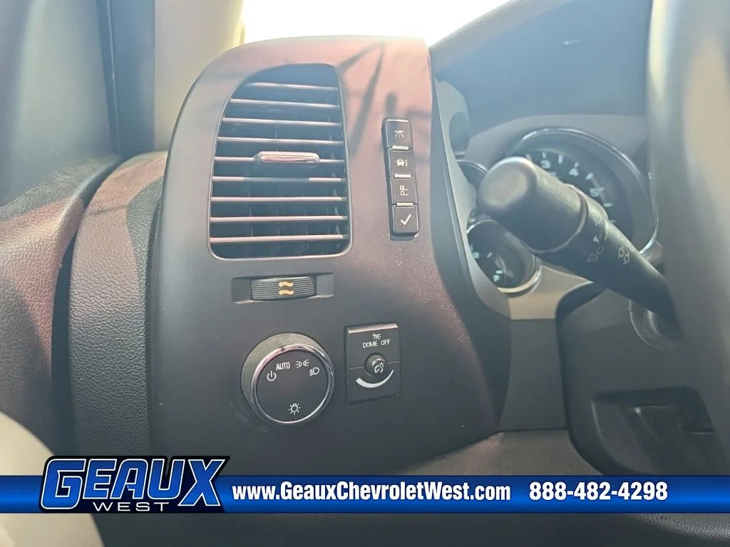 Used 2012 White Chevrolet LT image 24