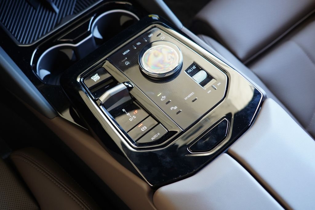 New 2026 Dark Graphite Metallic BMW 530i image 25