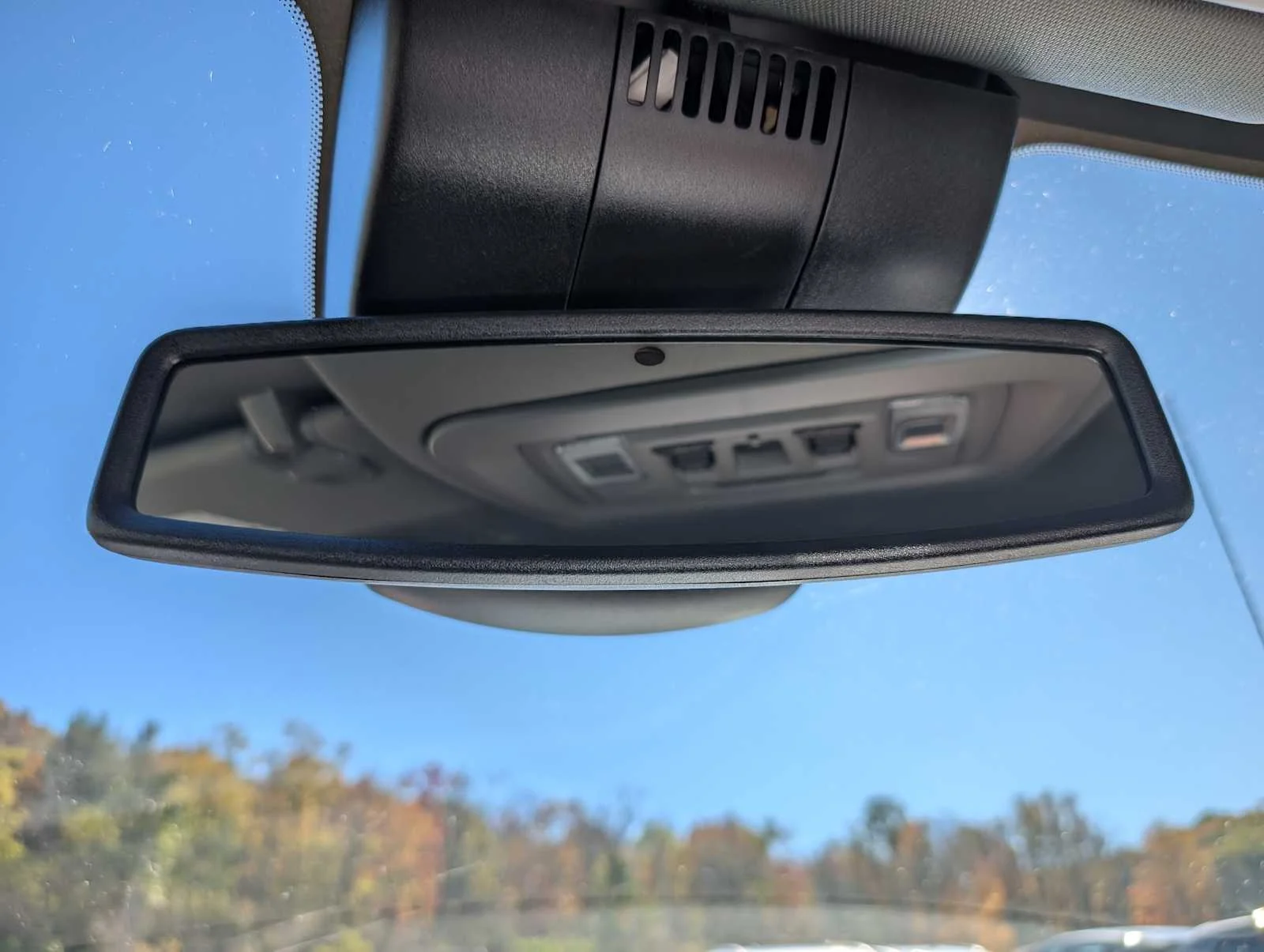 New 2026 Sterling Metallic GMC SLT image 30
