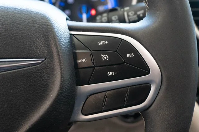 Used 2024 Silver Chrysler LX image 22