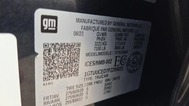 Used 2023 Black GMC Elevation image 31