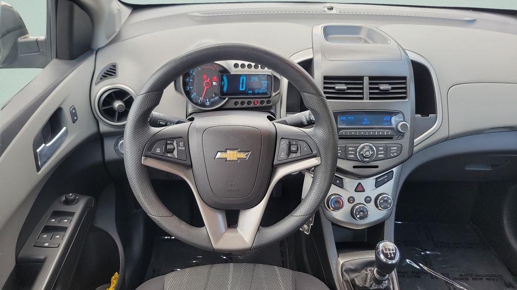 2014 Chevrolet Sonic LT - Photo 12