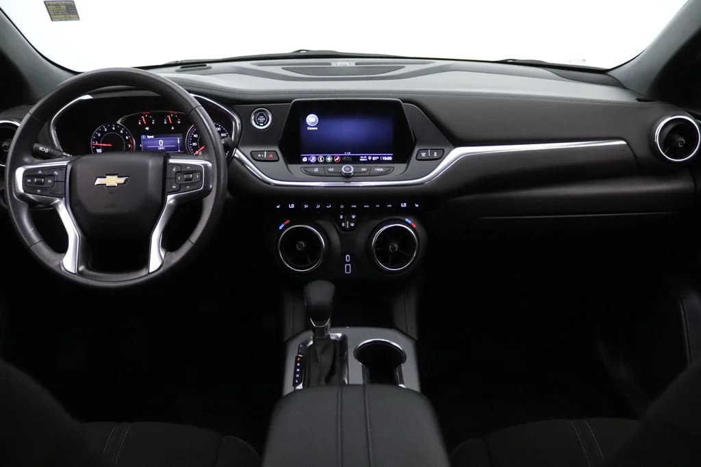 Used 2022 Summit White Chevrolet 2LT image 23