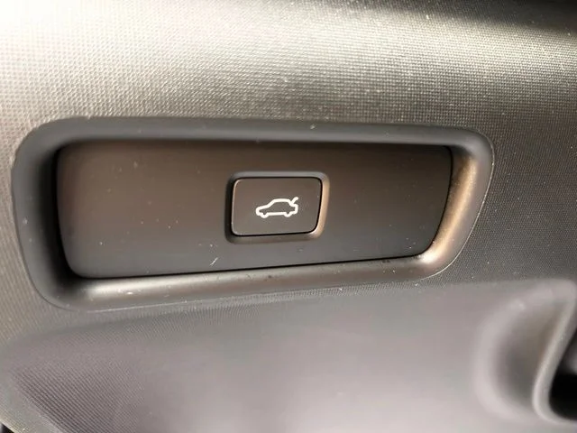 Used 2024  Polestar Long Range Dual Motor image 18