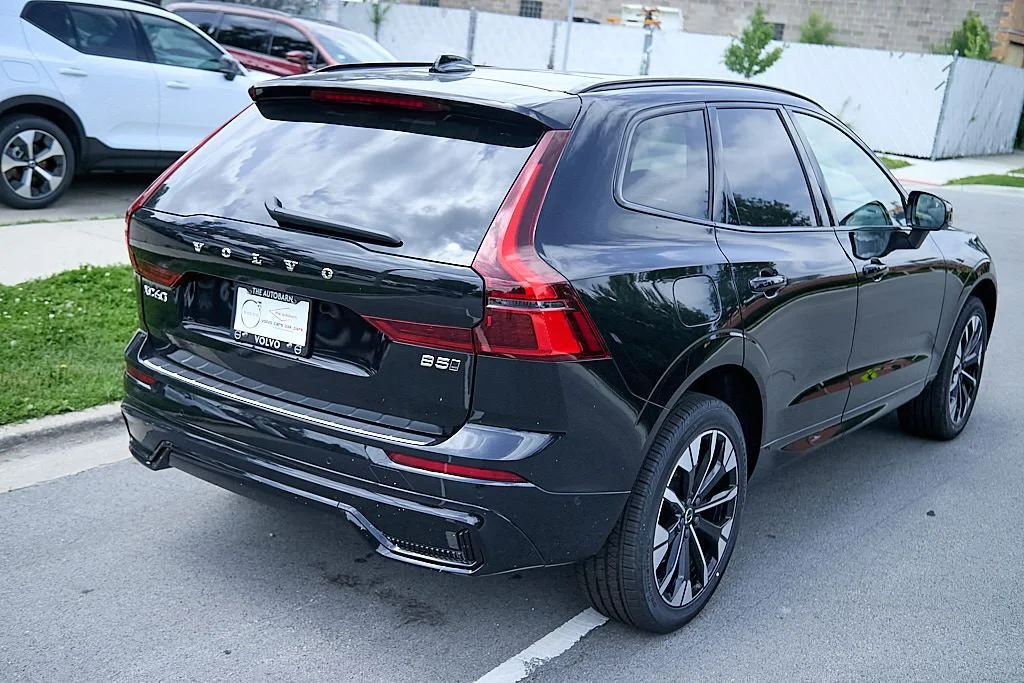 New 2026 Onyx Black Volvo Plus image 9