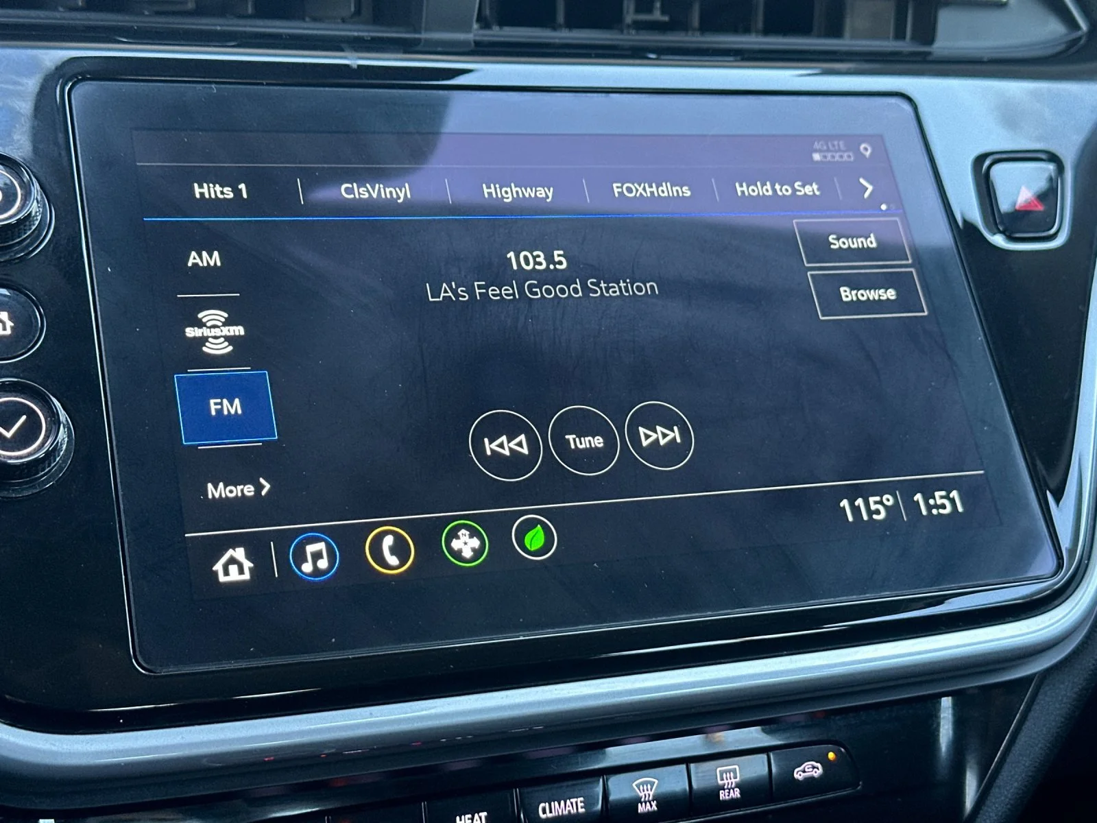 Used 2023 SUMMIT WHITE Chevrolet LT image 18