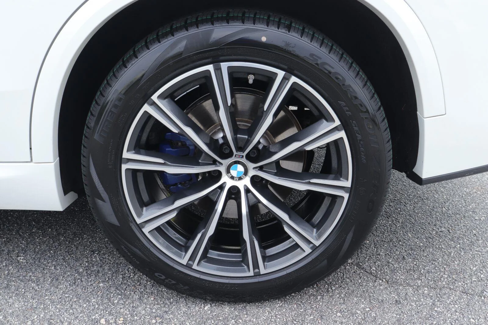 Certified Used 2024 Alpine White BMW xDrive40i image 46