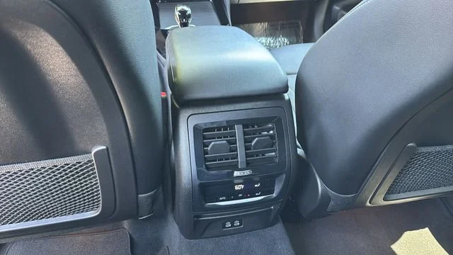 Used 2024 Black BMW xDrive30i image 21