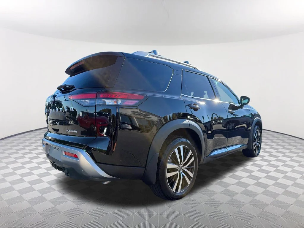 Used 2025 Black Nissan Platinum image 5