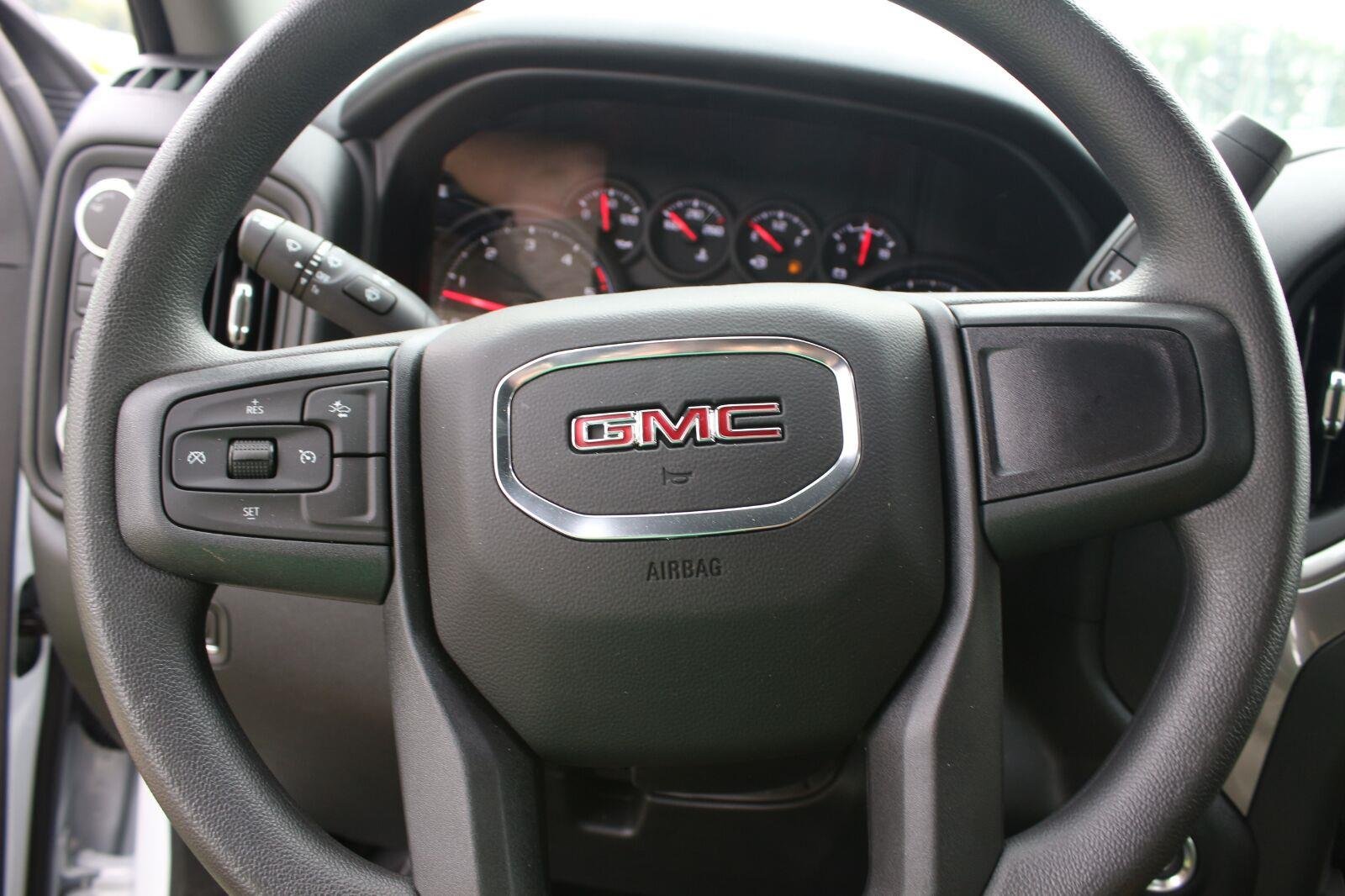 New 2026 Summit White GMC Pro image 14